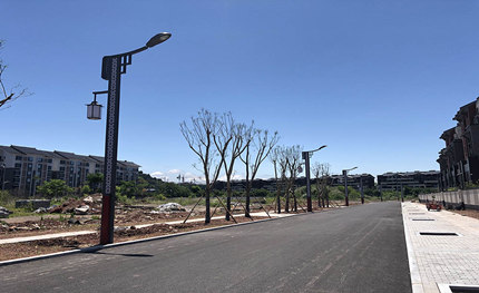 華體為遂寧提供的這個路燈“小書包”，在5G時代將有“大用處”